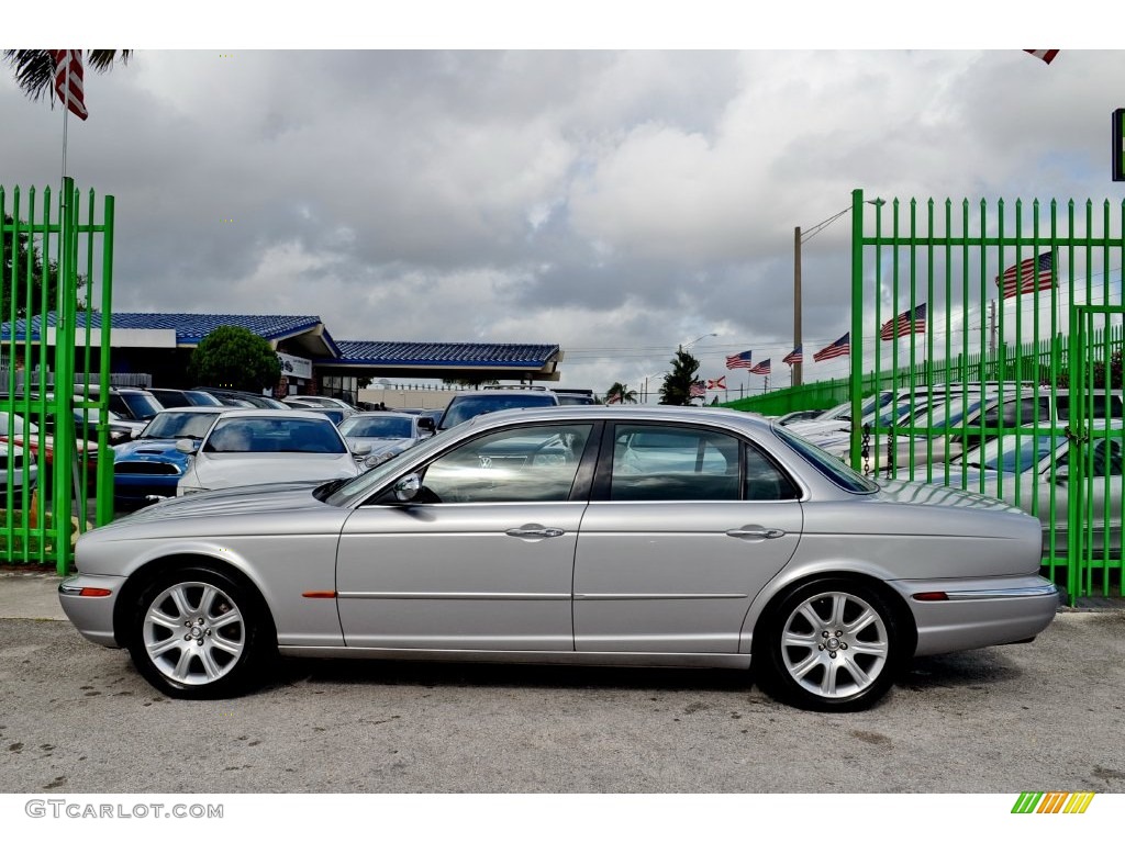 2004 XJ XJ8 - Platinum Silver Metallic / Charcoal photo #50