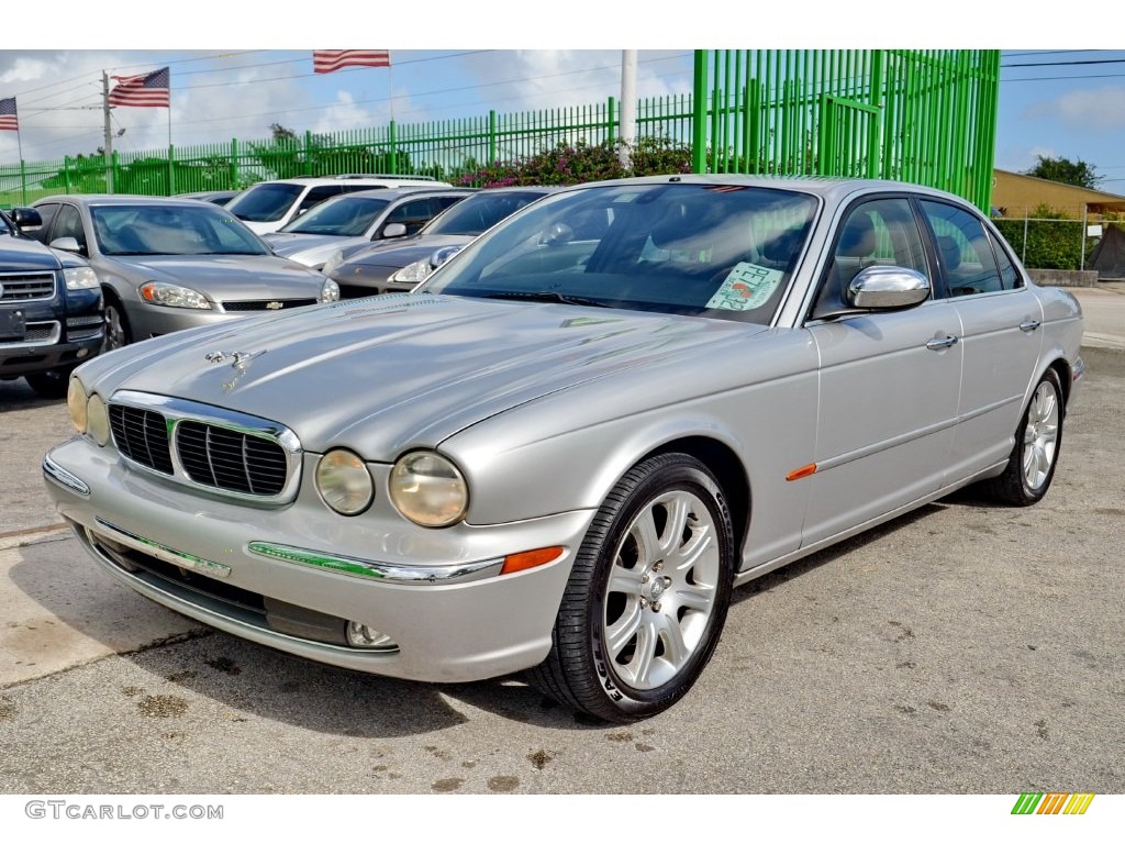 2004 XJ XJ8 - Platinum Silver Metallic / Charcoal photo #52