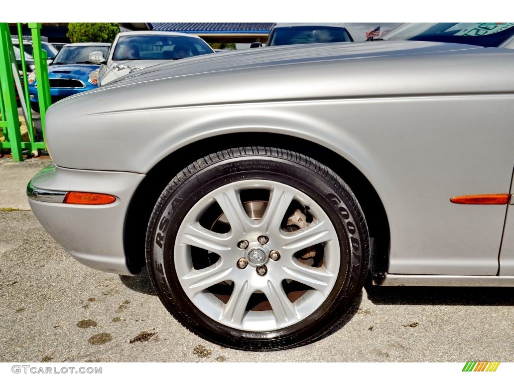 2004 XJ XJ8 - Platinum Silver Metallic / Charcoal photo #54