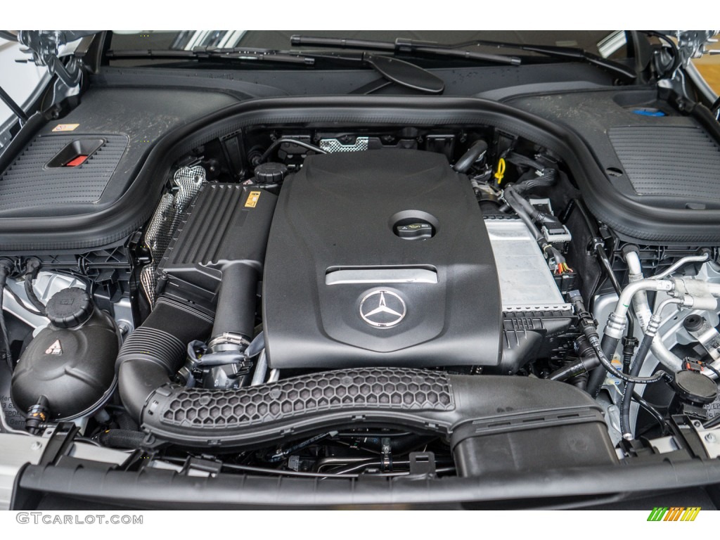 2016 Mercedes-Benz GLC 300 4Matic Engine Photos