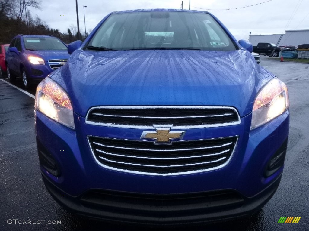 2016 Trax LS AWD - Brilliant Blue Metallic / Jet Black photo #2