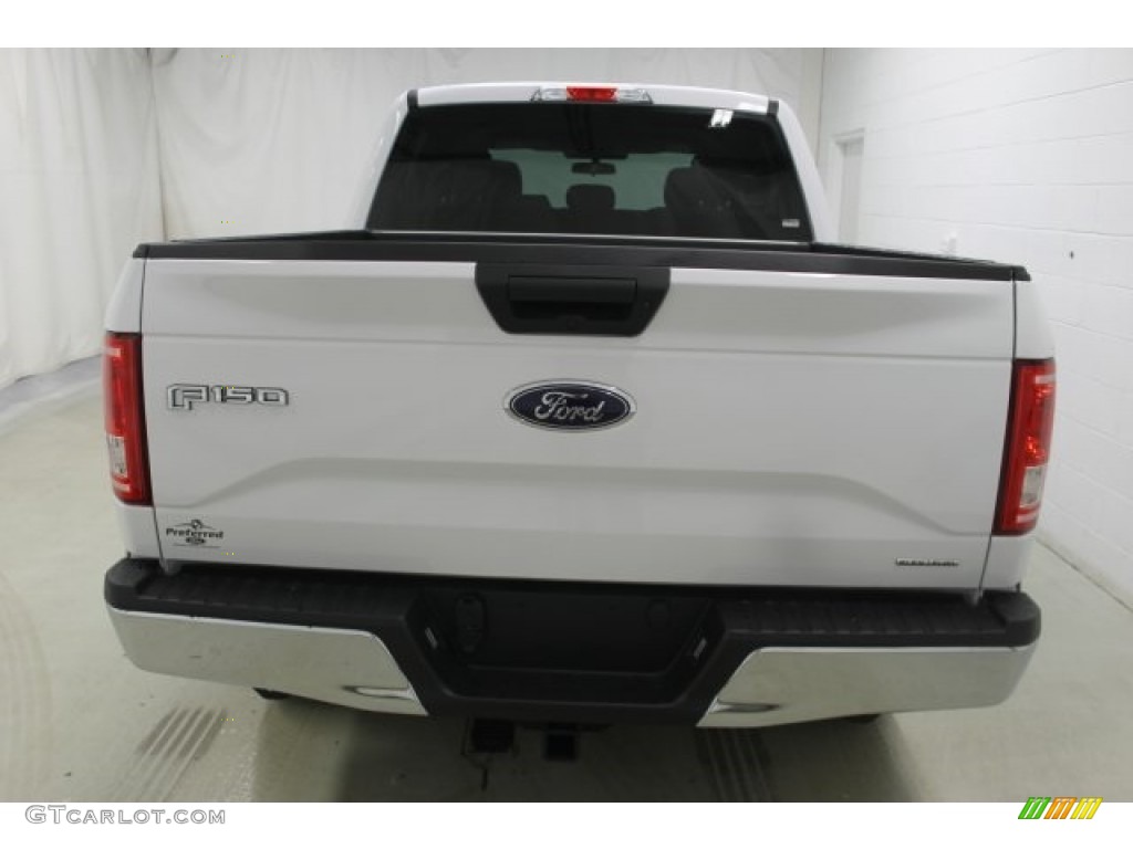 2016 F150 XLT SuperCrew 4x4 - Oxford White / Medium Earth Gray photo #5