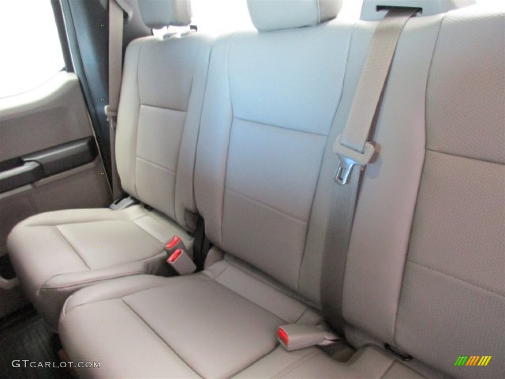 2016 F150 XL SuperCab - Oxford White / Medium Earth Gray photo #11