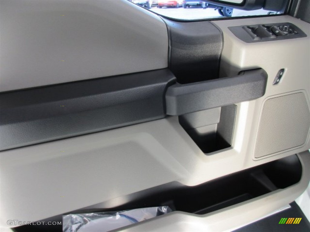 2016 F150 XL SuperCab - Oxford White / Medium Earth Gray photo #13
