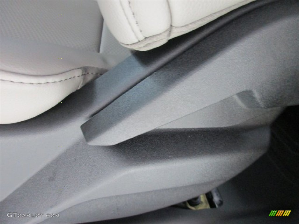 2016 F150 XL SuperCab - Oxford White / Medium Earth Gray photo #14