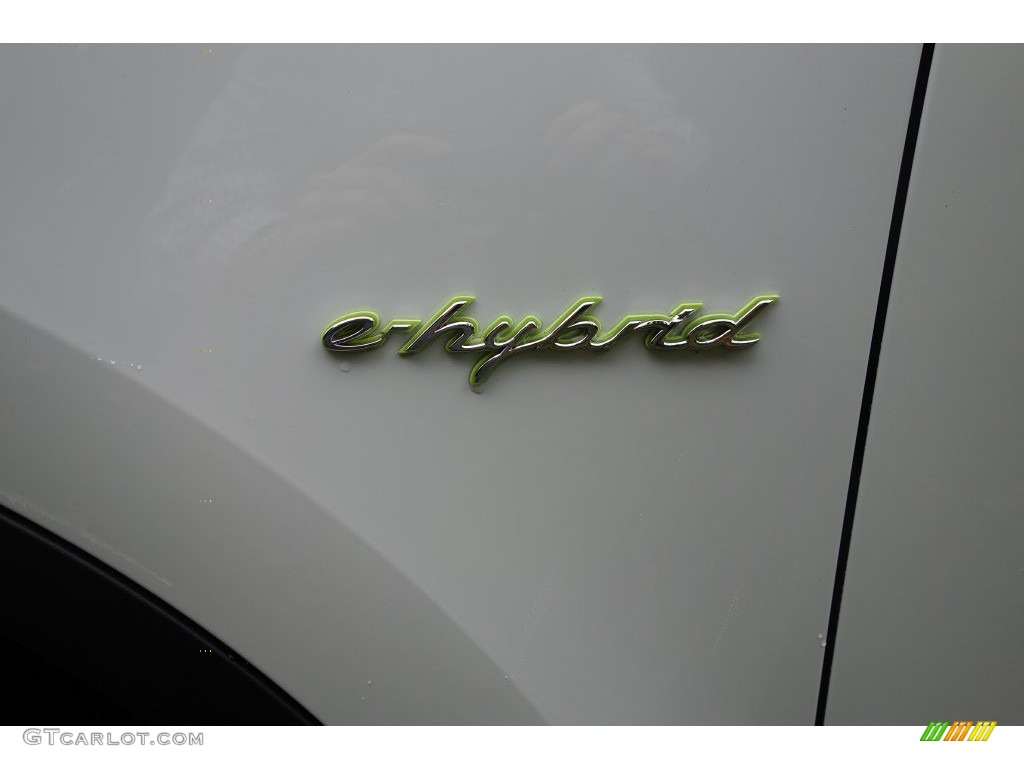 2015 Porsche Cayenne S E-Hybrid Marks and Logos Photo #109639594
