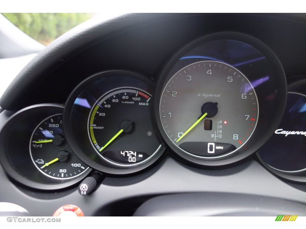 2015 Porsche Cayenne S E-Hybrid Gauges Photos