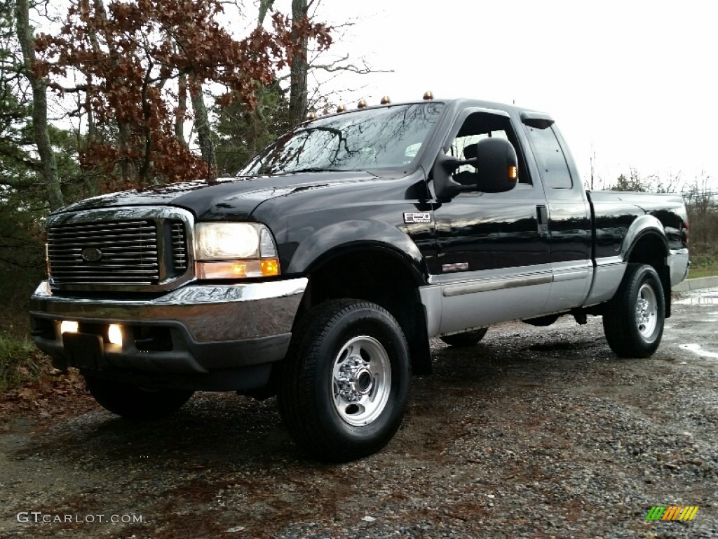 Black Ford F250 Super Duty