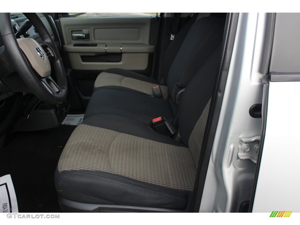 2012 Ram 1500 SLT Quad Cab - Bright Silver Metallic / Dark Slate Gray/Medium Graystone photo #18