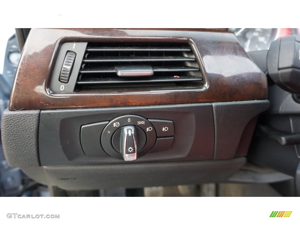 2011 BMW 3 Series 335i Convertible Controls Photo #109648579
