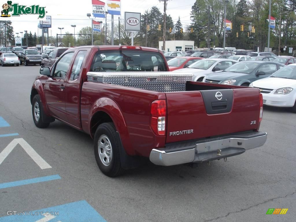 2008 Frontier XE King Cab - Red Brawn / Graphite photo #4