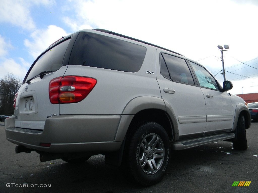 2004 Sequoia SR5 - Natural White / Oak photo #10