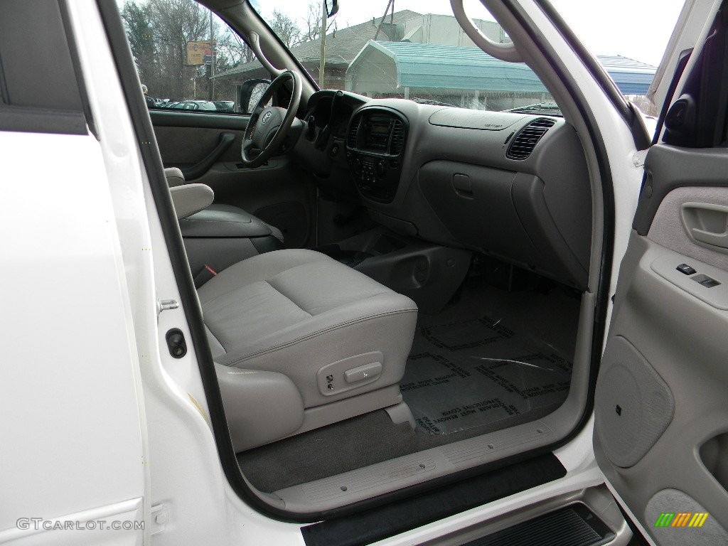 2004 Sequoia SR5 - Natural White / Oak photo #20
