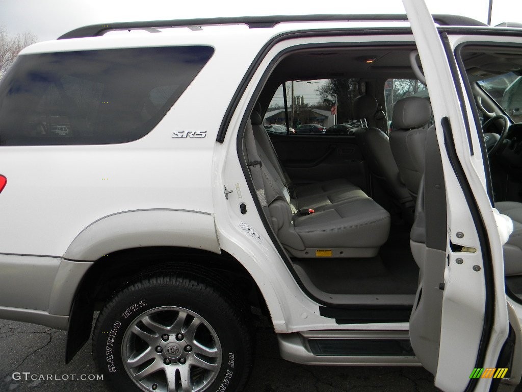 2004 Sequoia SR5 - Natural White / Oak photo #24