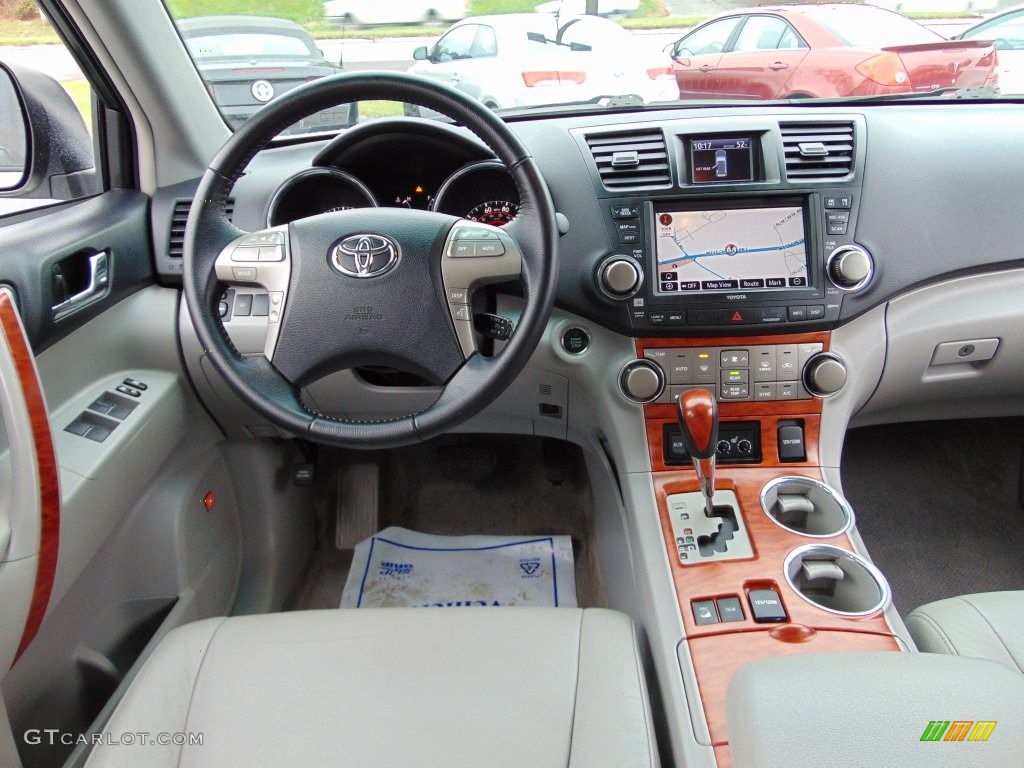 2010 Highlander Limited 4WD - Blizzard White Pearl / Sand Beige photo #17