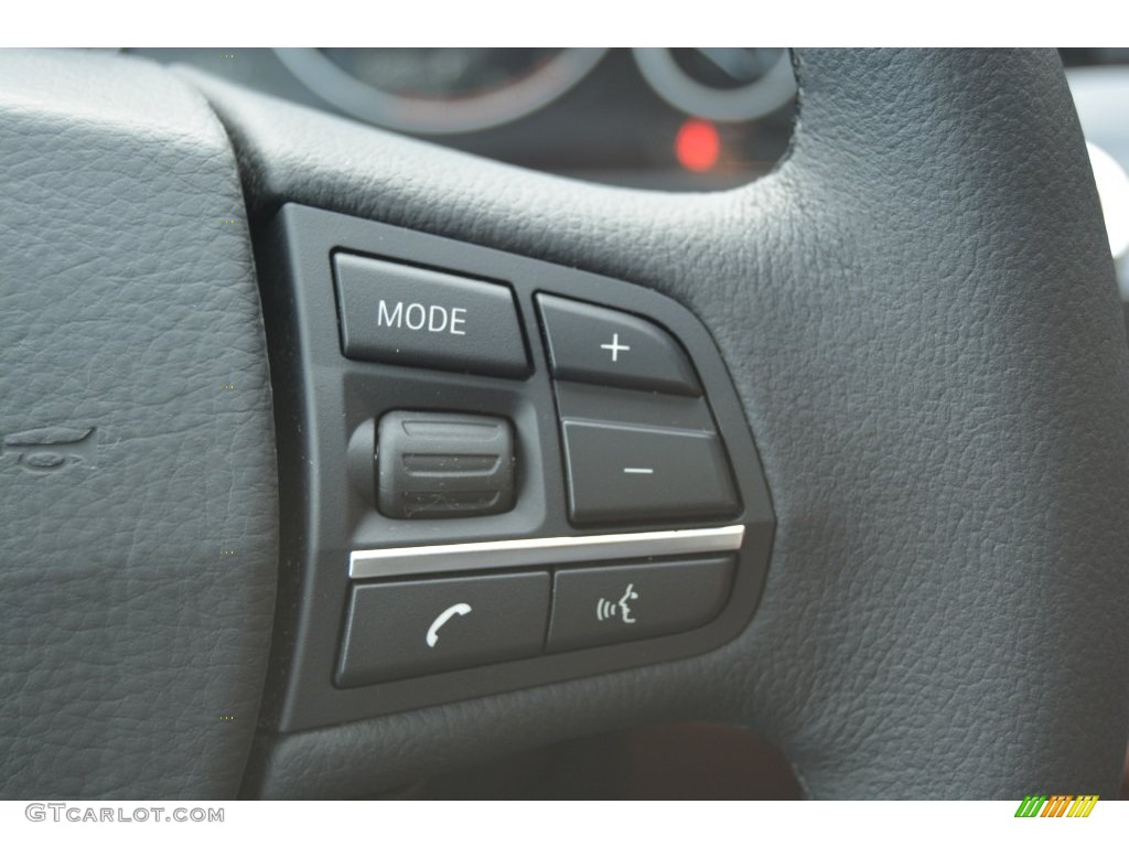 2013 BMW 5 Series 528i xDrive Sedan Controls Photos