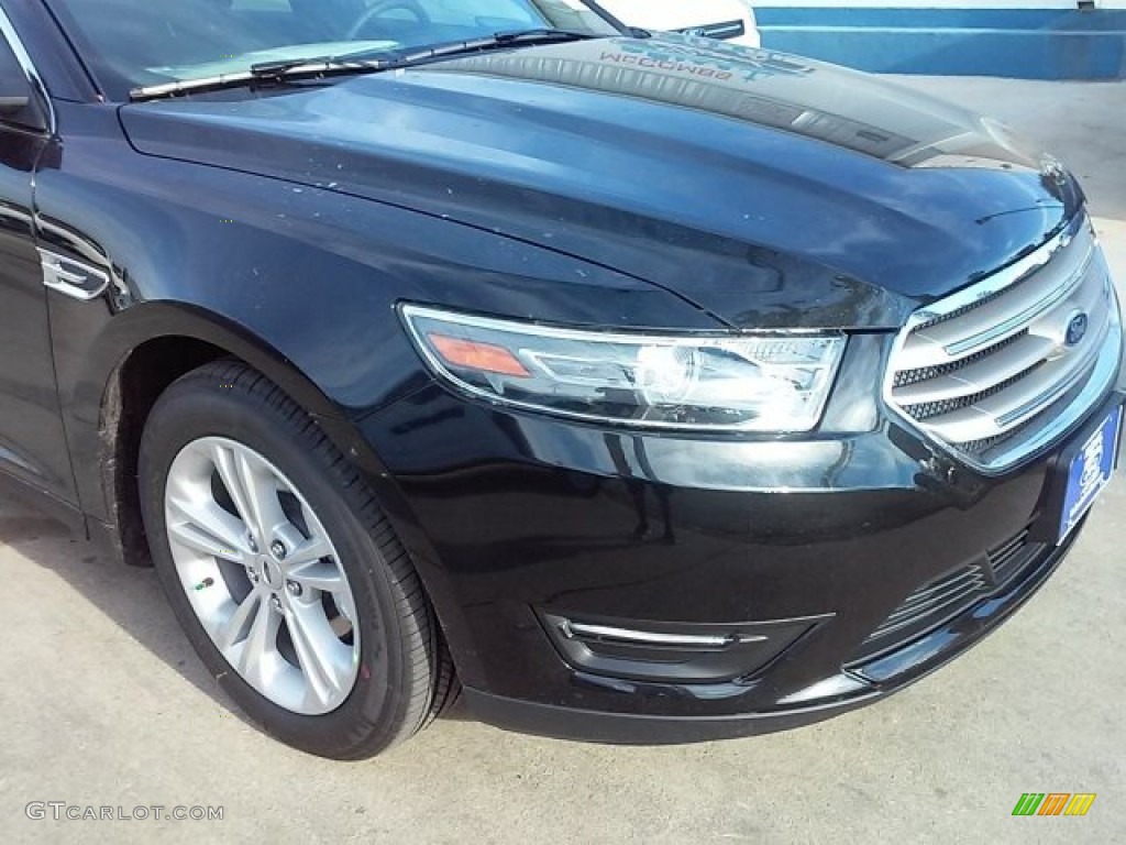 2015 Taurus SEL - Tuxedo Black Metallic / Charcoal Black photo #2