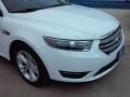 2015 Oxford White Ford Taurus SEL  photo #2