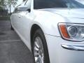 2011 Bright White Chrysler 300   photo #5
