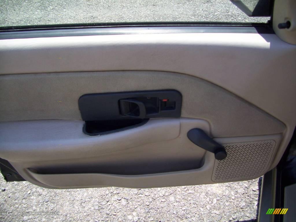 1994 S Series SL1 Sedan - Gold / Tan photo #12