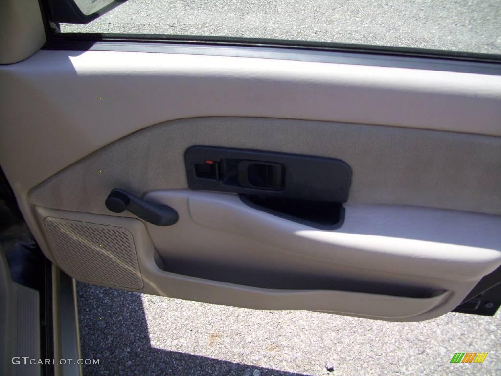 1994 S Series SL1 Sedan - Gold / Tan photo #18