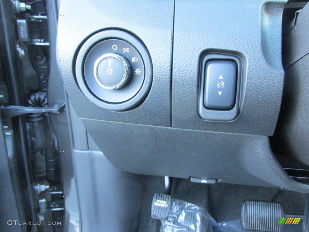 2015 Taurus SEL - Magnetic Metallic / Charcoal Black photo #31
