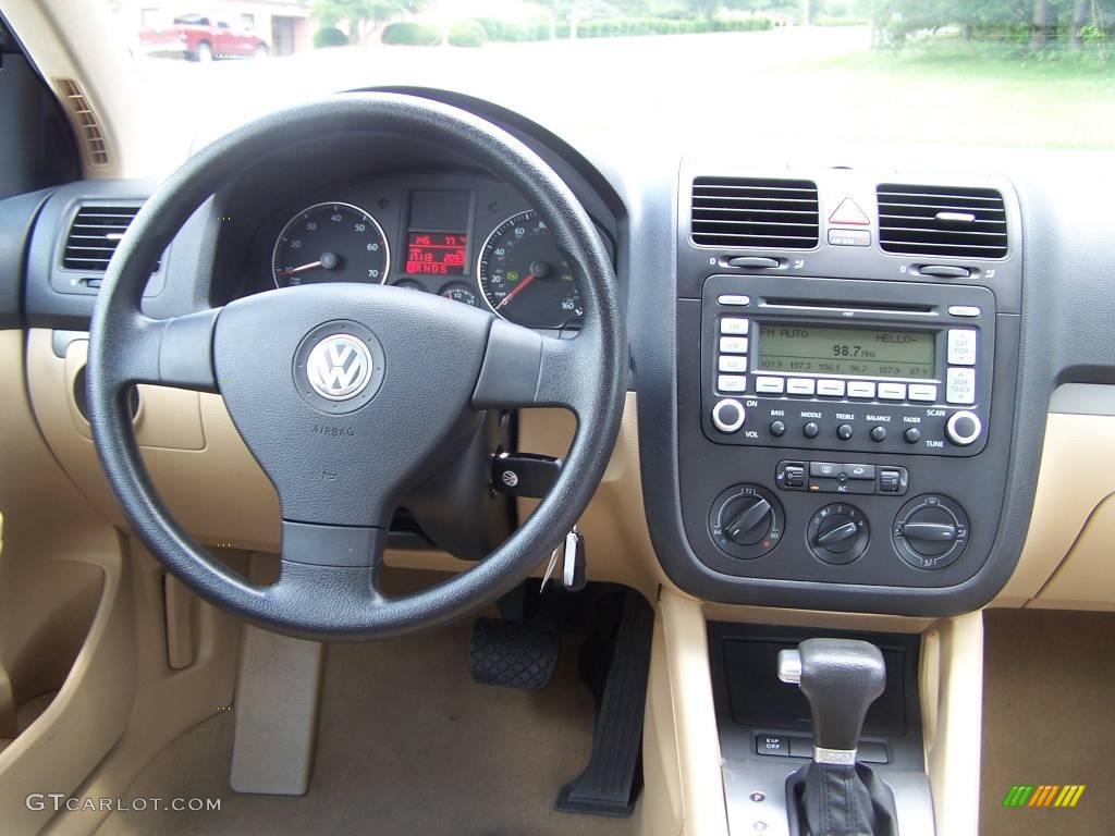 2007 Jetta 2.0T Sedan - Black / Pure Beige photo #28