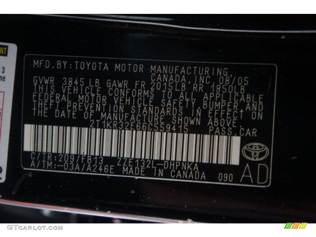 2006 Matrix XR - Black Sand Pearl / Stone Gray photo #14
