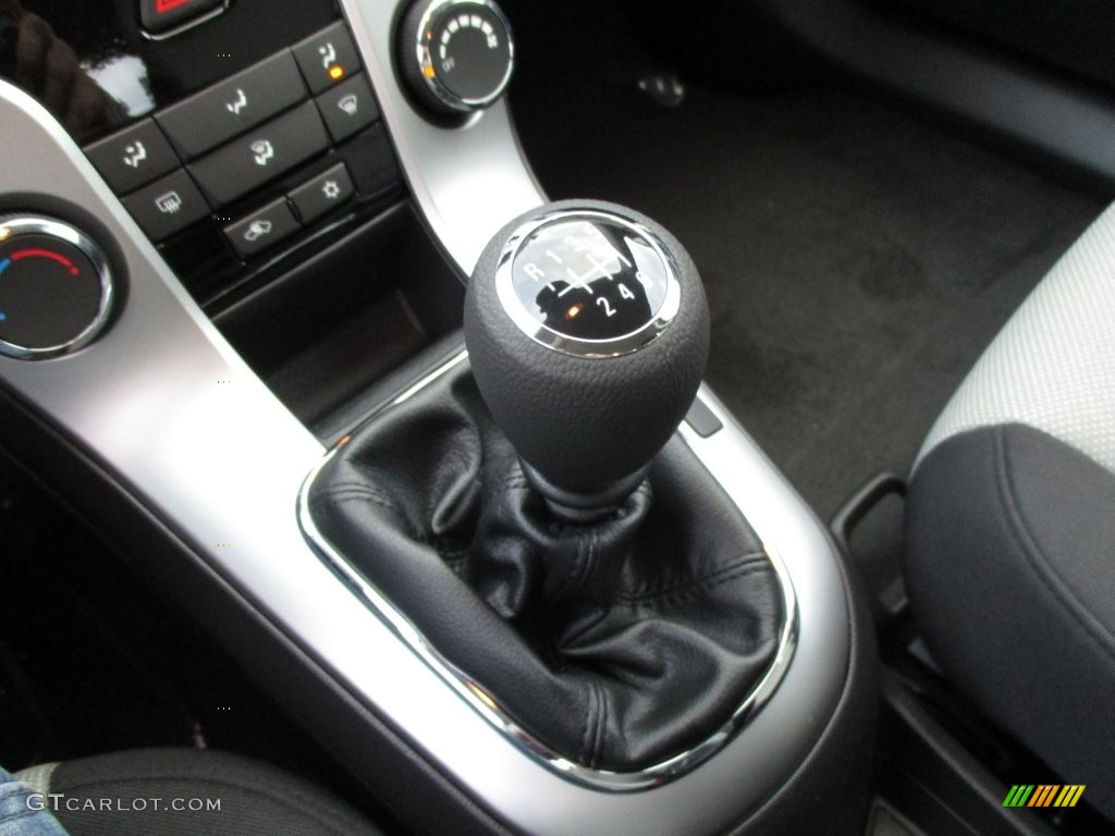 2016 Chevrolet Cruze Limited LS Transmission Photos