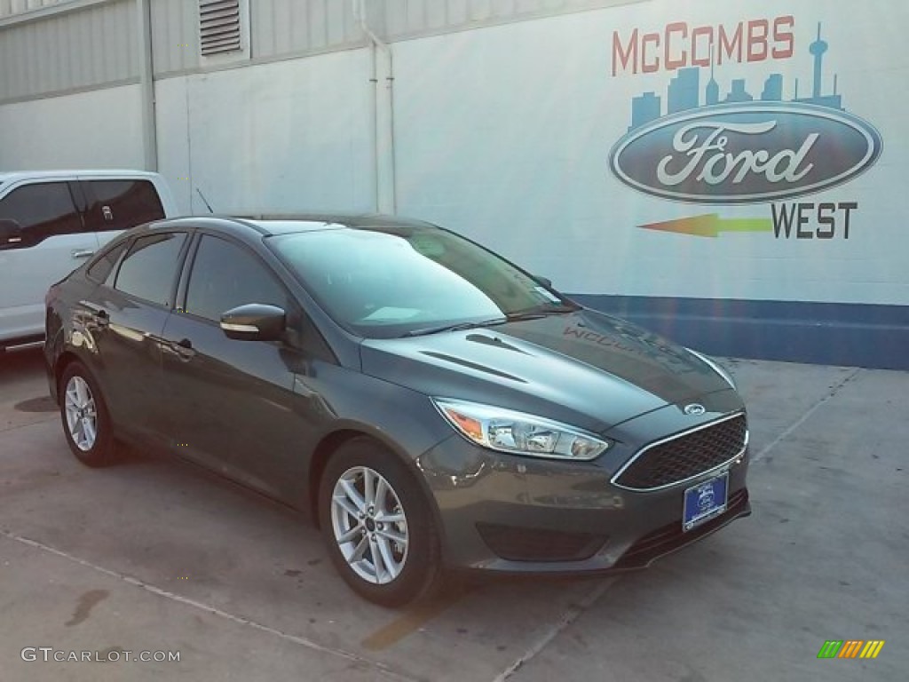 2015 Focus SE Sedan - Magnetic Metallic / Charcoal Black photo #1