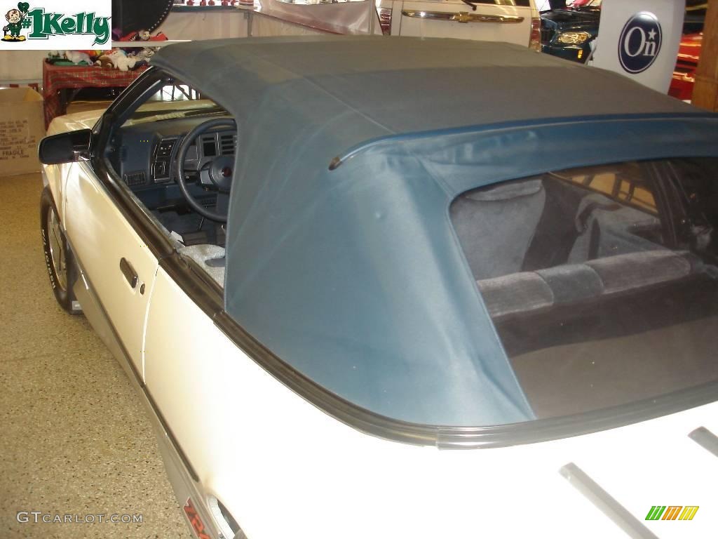1988 Cavalier Z24 Convertible - White / Blue photo #5
