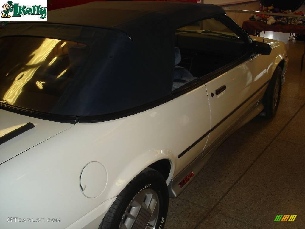 1988 Cavalier Z24 Convertible - White / Blue photo #6