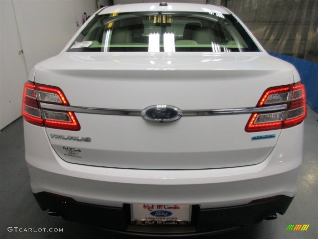 2015 Taurus SE - Oxford White / Dune photo #5
