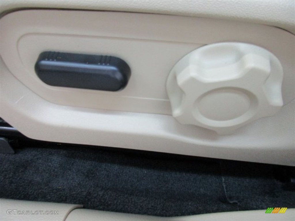 2015 Taurus SE - Oxford White / Dune photo #12
