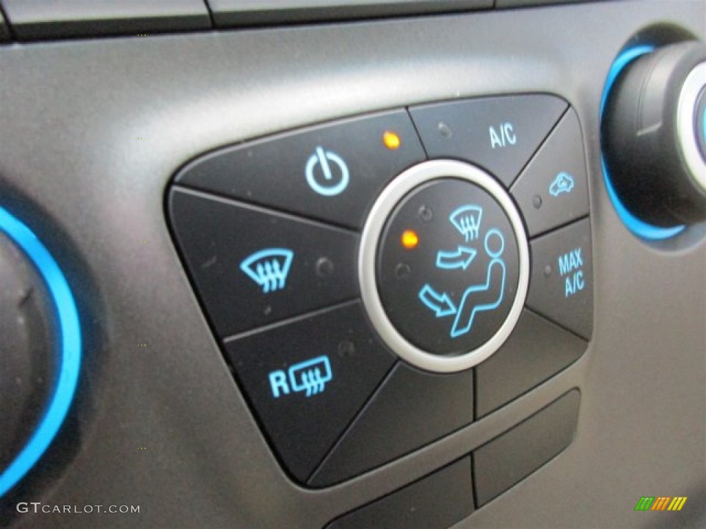 2015 Taurus SE - Oxford White / Dune photo #14