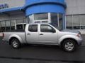 2008 Radiant Silver Nissan Frontier SE Crew Cab 4x4  photo #2