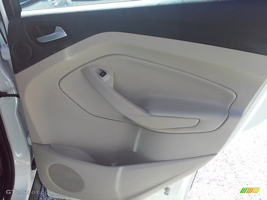 2016 Escape SE - Oxford White / Medium Light Stone photo #16