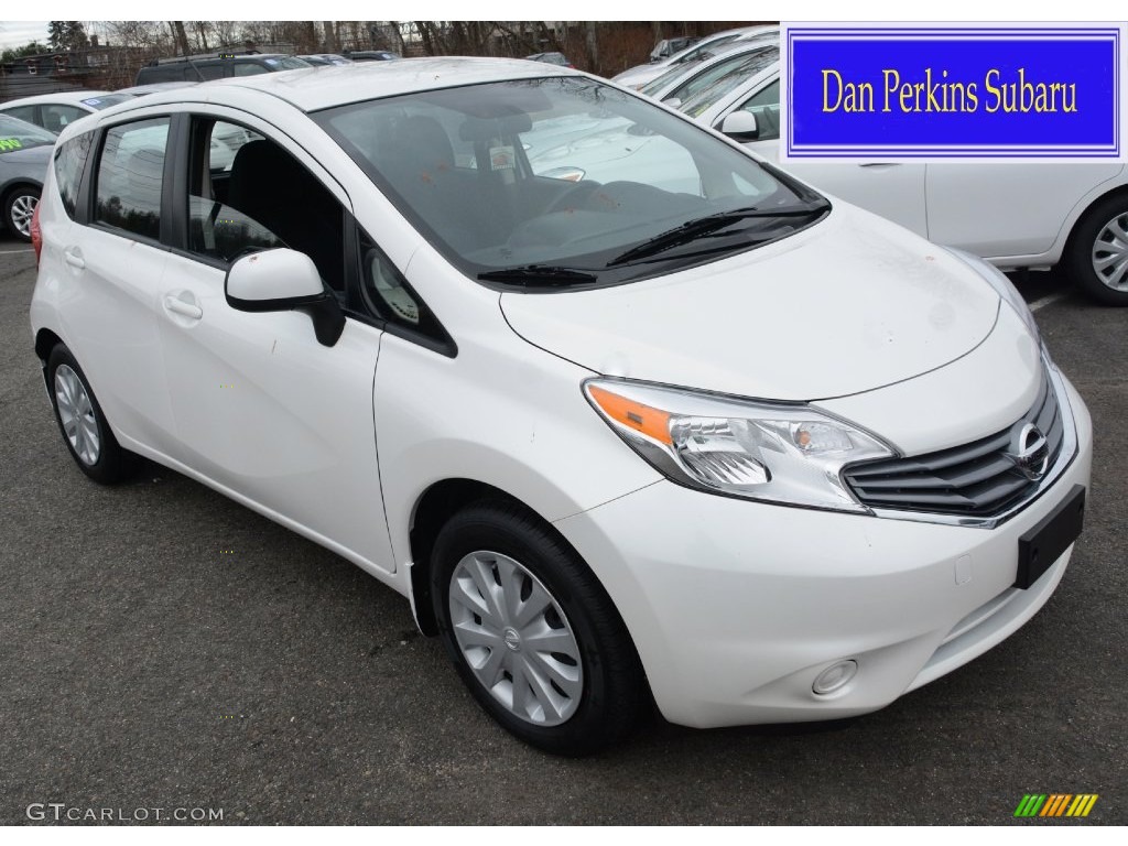 2014 Versa Note SV - Aspen White / Charcoal photo #1