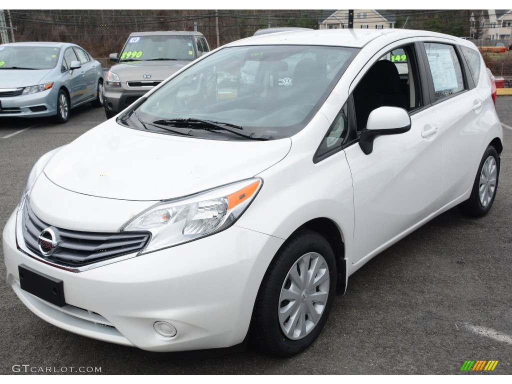 2014 Versa Note SV - Aspen White / Charcoal photo #3