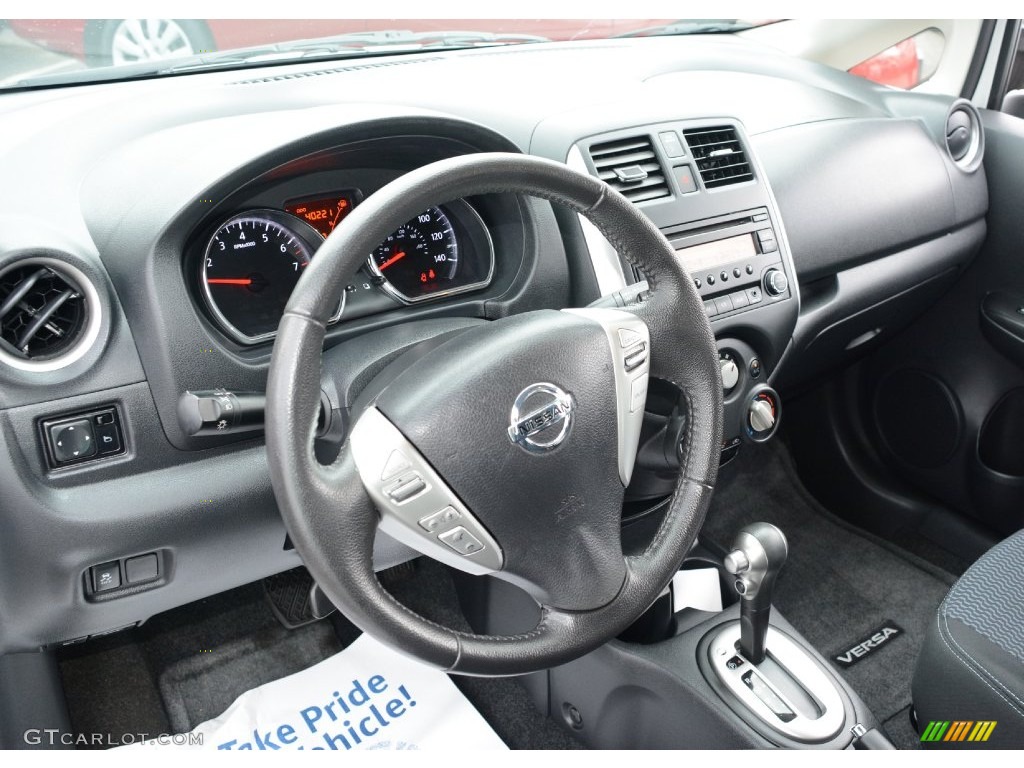 2014 Versa Note SV - Aspen White / Charcoal photo #9