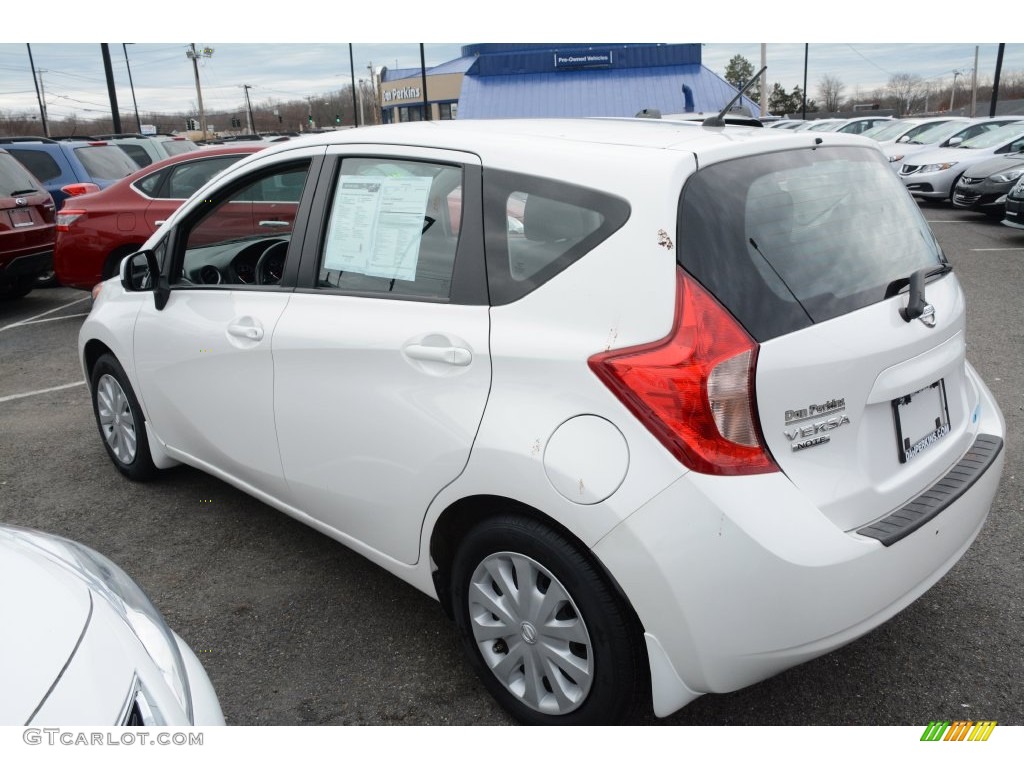 2014 Versa Note SV - Aspen White / Charcoal photo #10