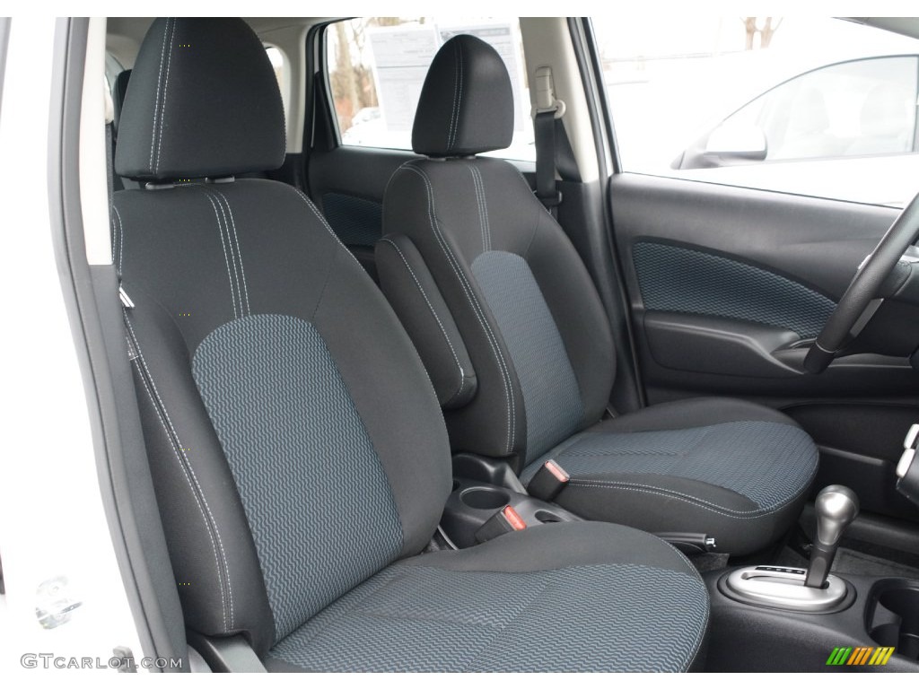 2014 Versa Note SV - Aspen White / Charcoal photo #16