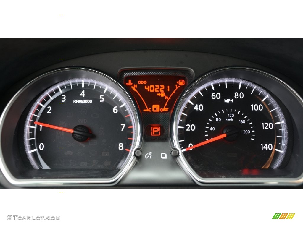 2014 Versa Note SV - Aspen White / Charcoal photo #18