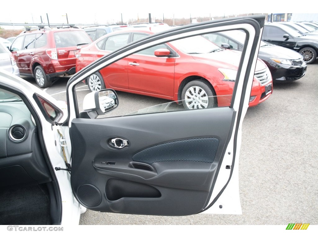 2014 Versa Note SV - Aspen White / Charcoal photo #19