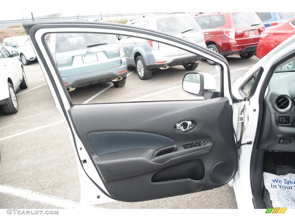 2014 Versa Note SV - Aspen White / Charcoal photo #22