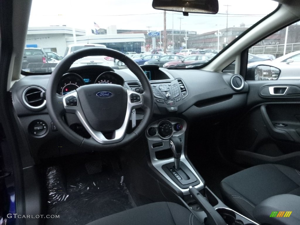 Charcoal Black Interior 2016 Ford Fiesta SE Hatchback Photo #109713751