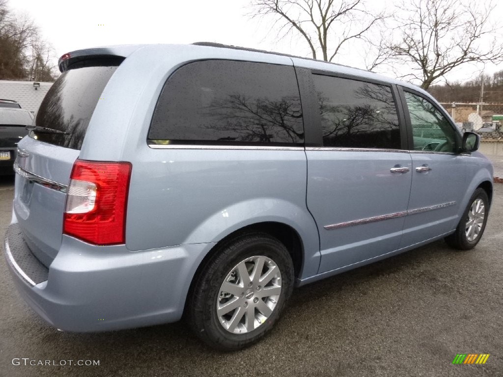 2016 Town & Country Touring - Crystal Blue Pearl / Black/Light Graystone photo #6