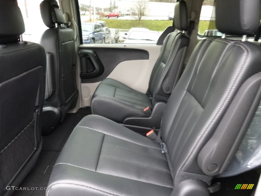 2016 Town & Country Touring - Crystal Blue Pearl / Black/Light Graystone photo #12