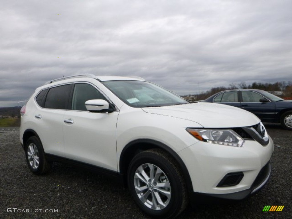 2016 Rogue SV AWD - Pearl White / Charcoal photo #1