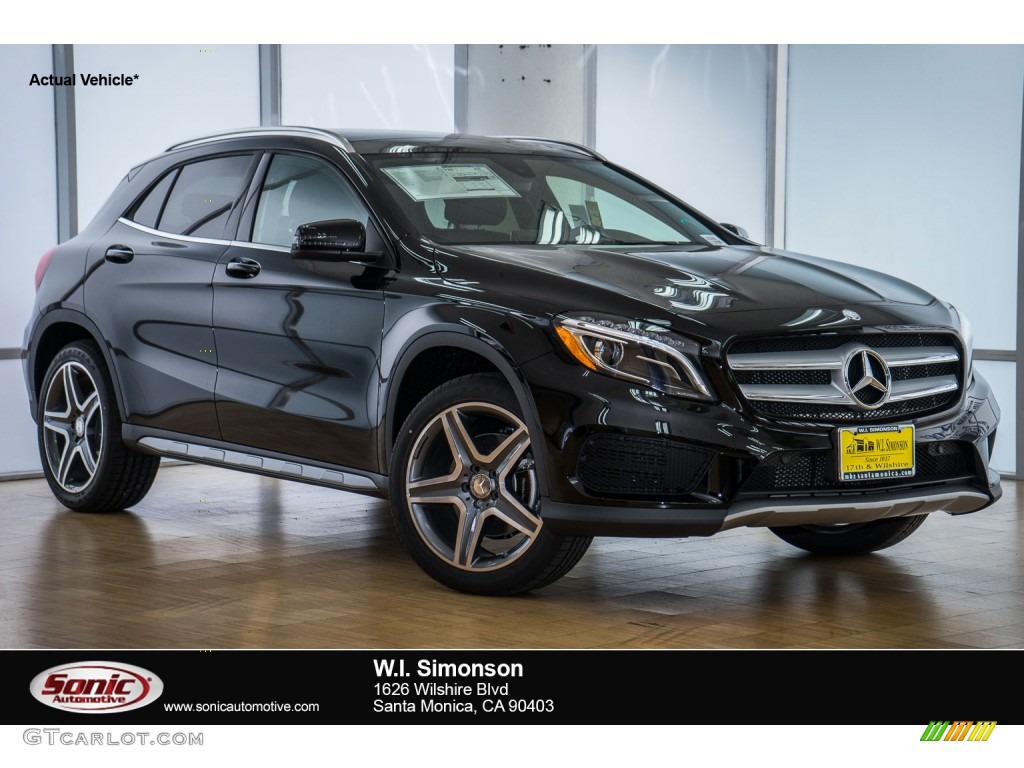 2016 GLA 250 - Night Black / Black photo #1